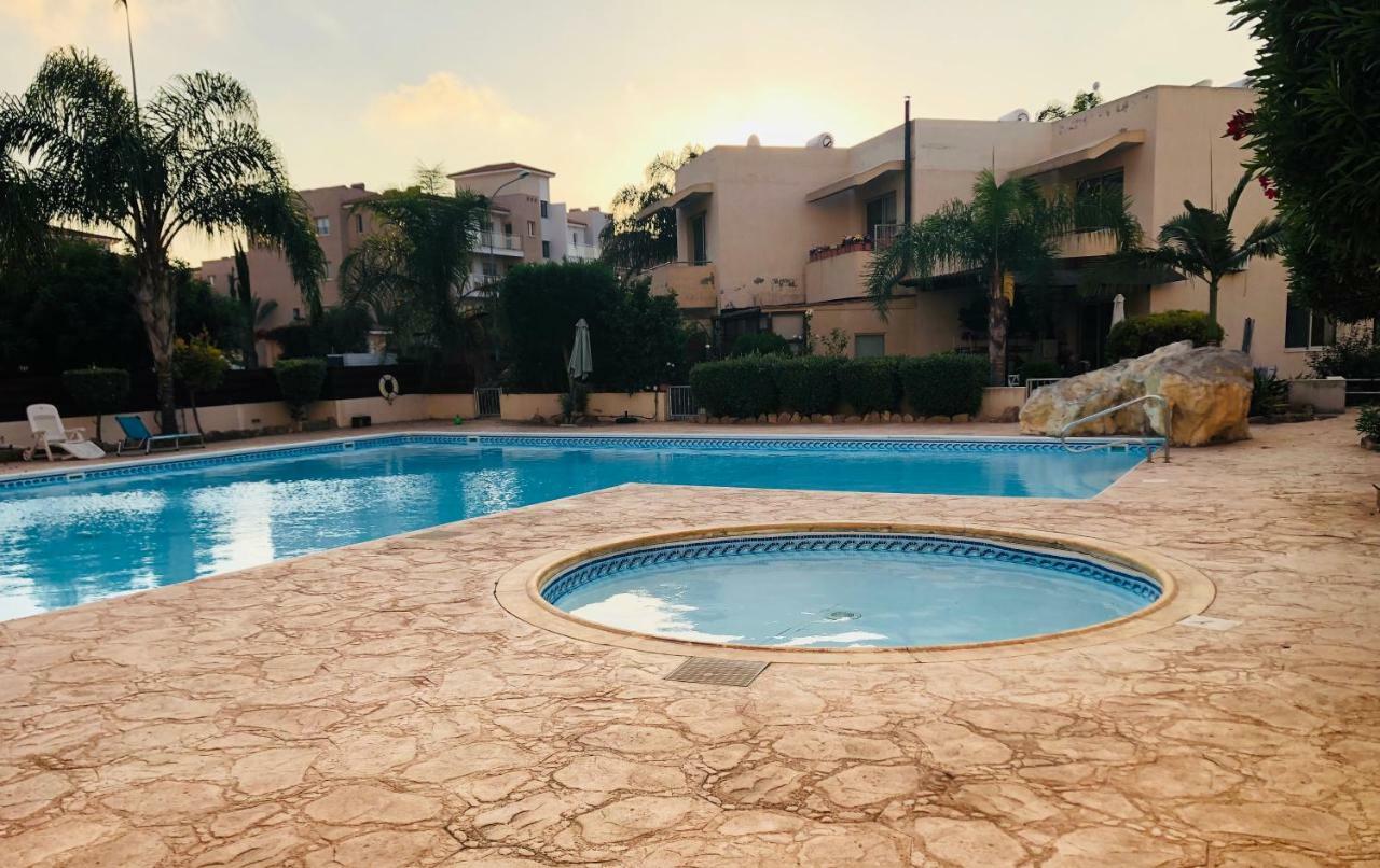 Private Apartment At Aristo Universe III With Pool Paphos Exteriör bild